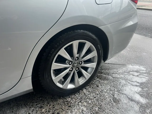 Toyota Camry - фото 2