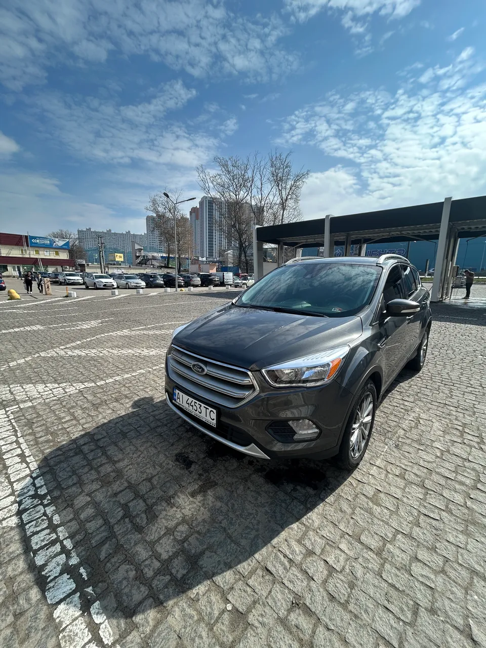 Ford Escape - фото 1
