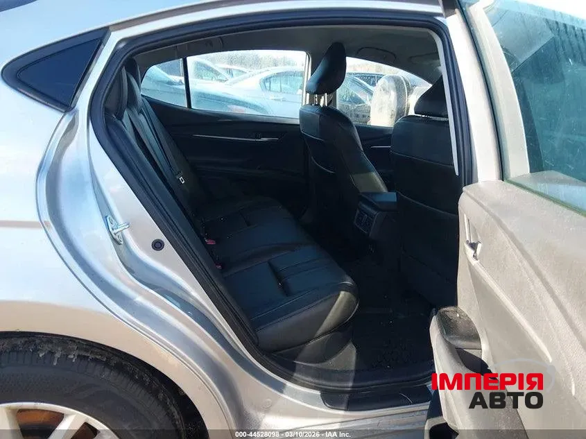 Toyota Camry - фото 9