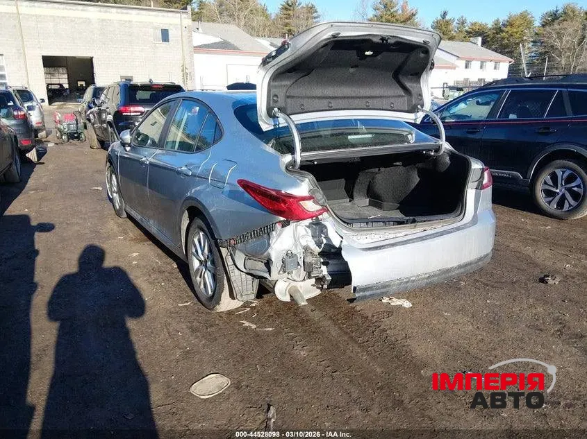 Toyota Camry - фото 6
