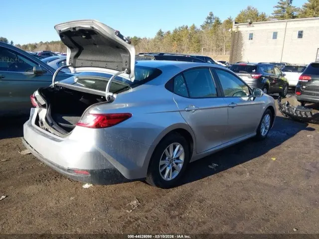 Toyota Camry - фото 4