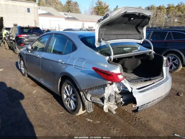 Toyota Camry - фото 5