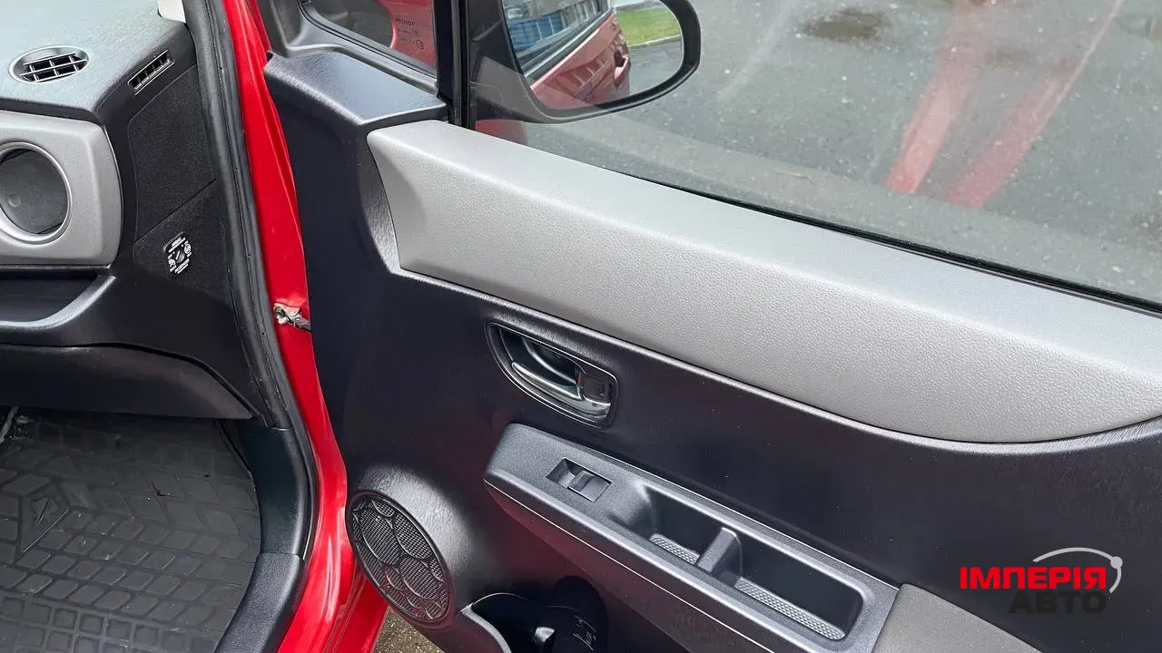 Toyota Yaris - фото 61