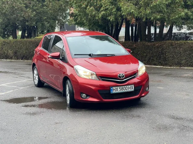 Toyota Yaris - фото 1