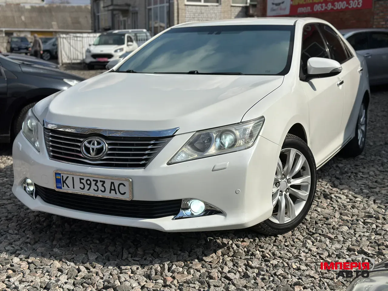 Toyota Camry - фото 3