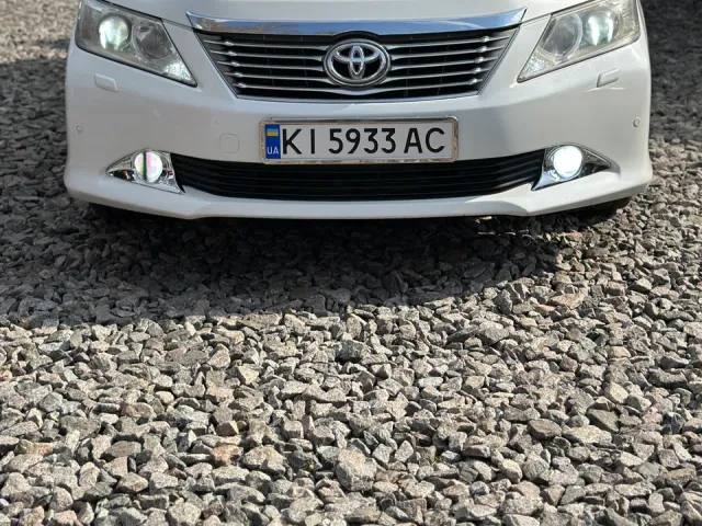Toyota Camry - фото 2