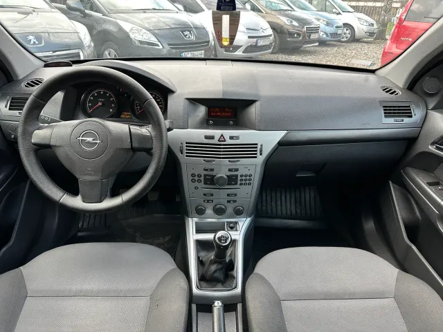 Opel Astra - фото 4