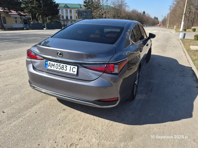Lexus ES - фото 3