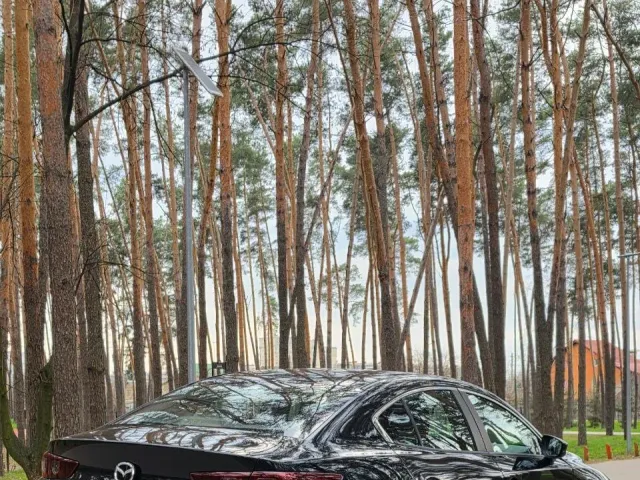 Mazda 3 - фото 4