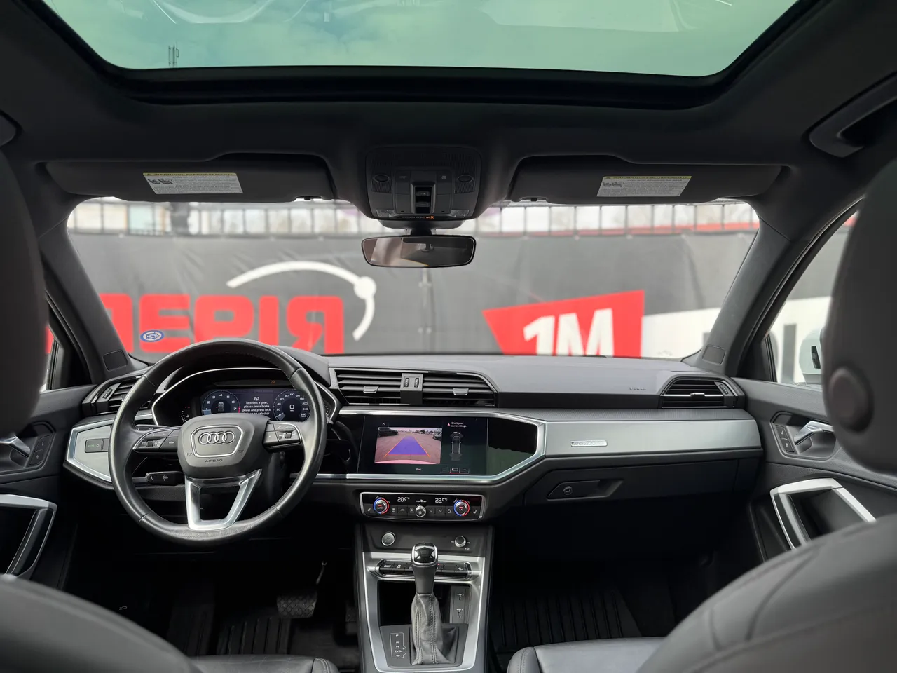 Audi Q3 - фото 11