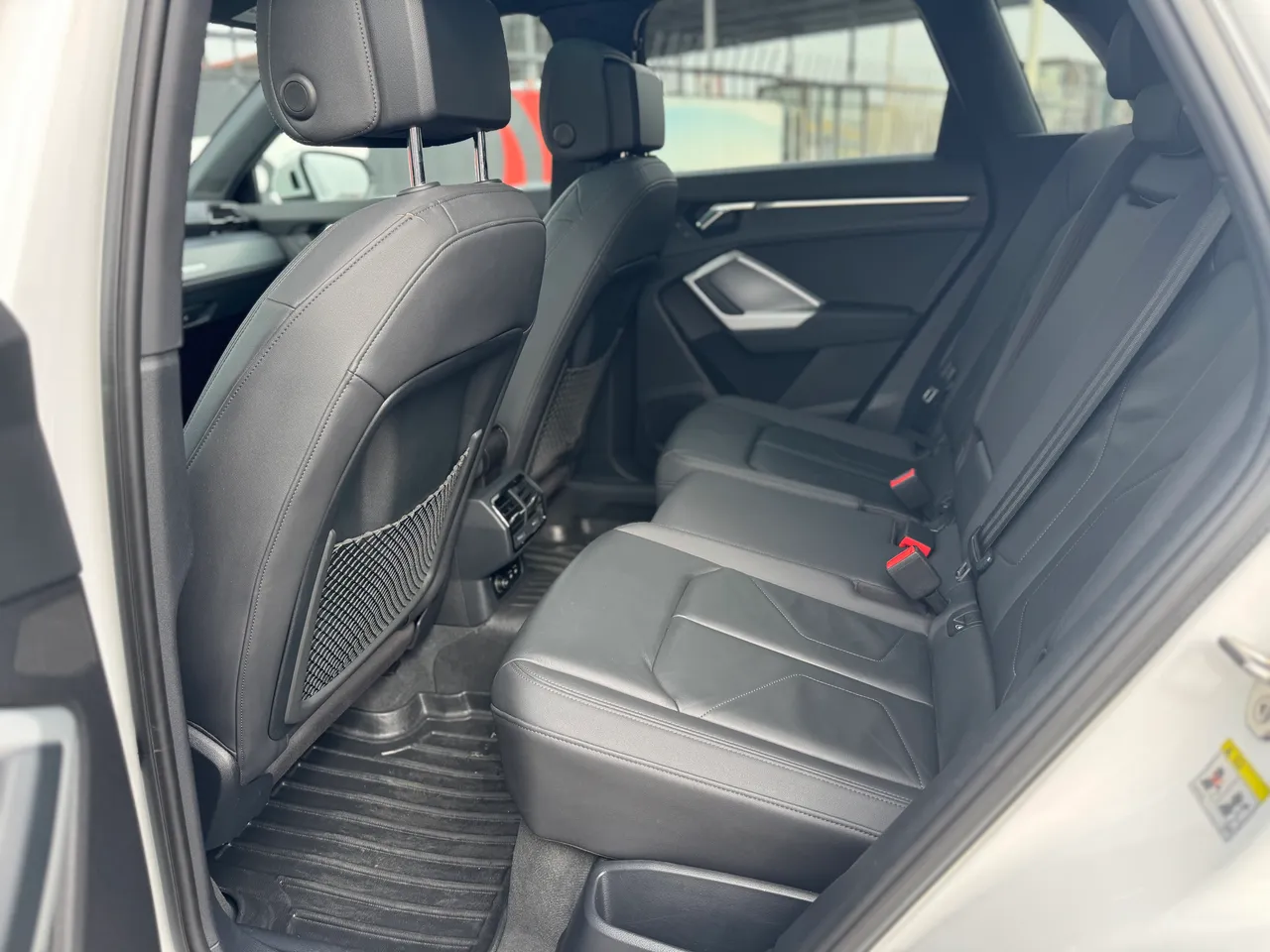 Audi Q3 - фото 10