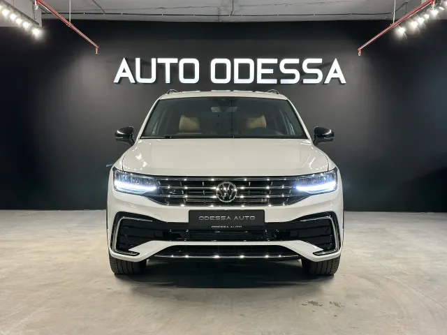 Volkswagen Tiguan - фото 1