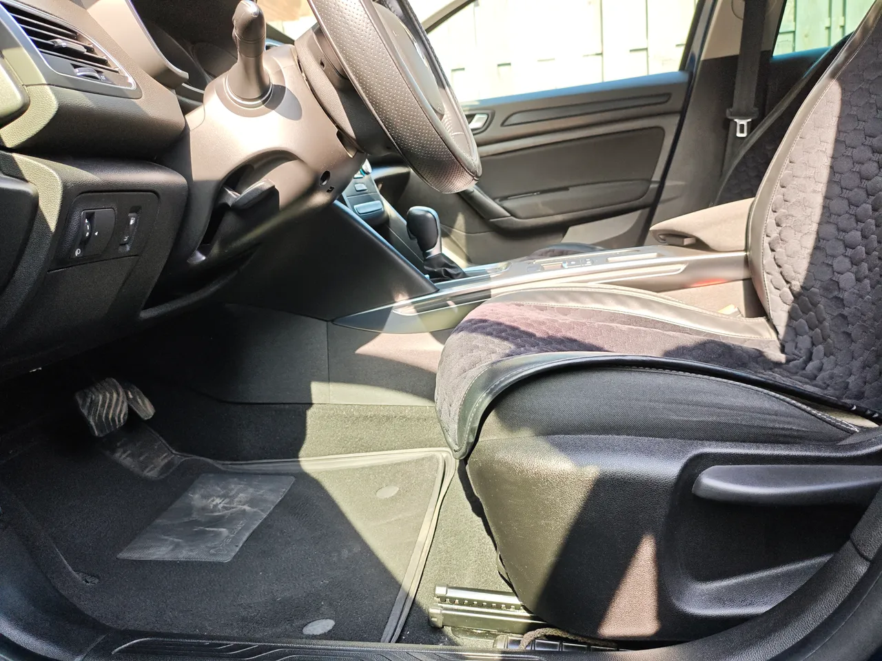 Renault Megane - фото 12