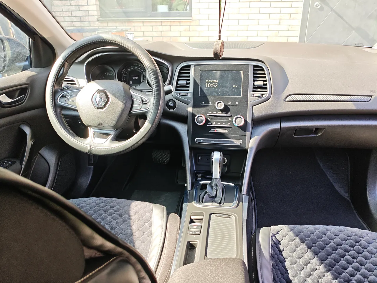 Renault Megane - фото 24