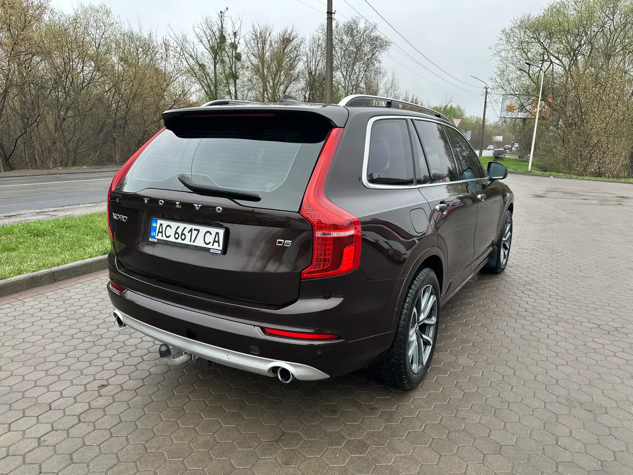 Volvo XC90 - фото 8