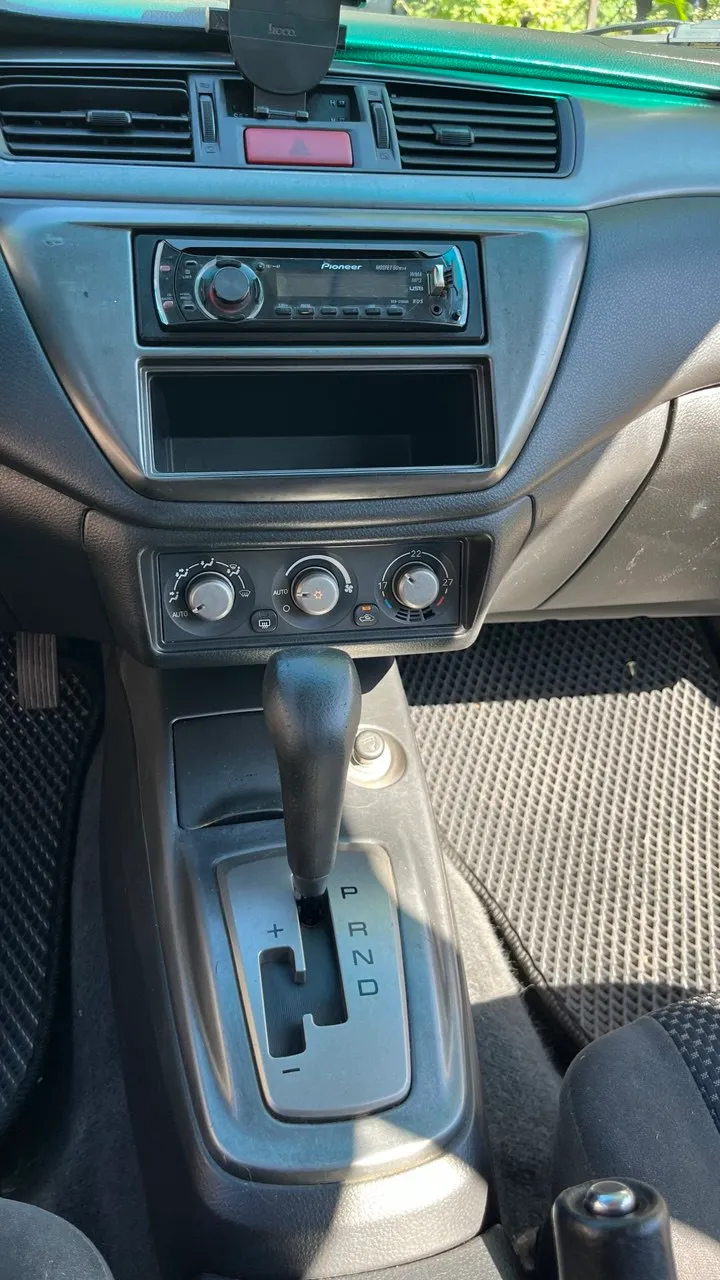 Mitsubishi Lancer - фото 3