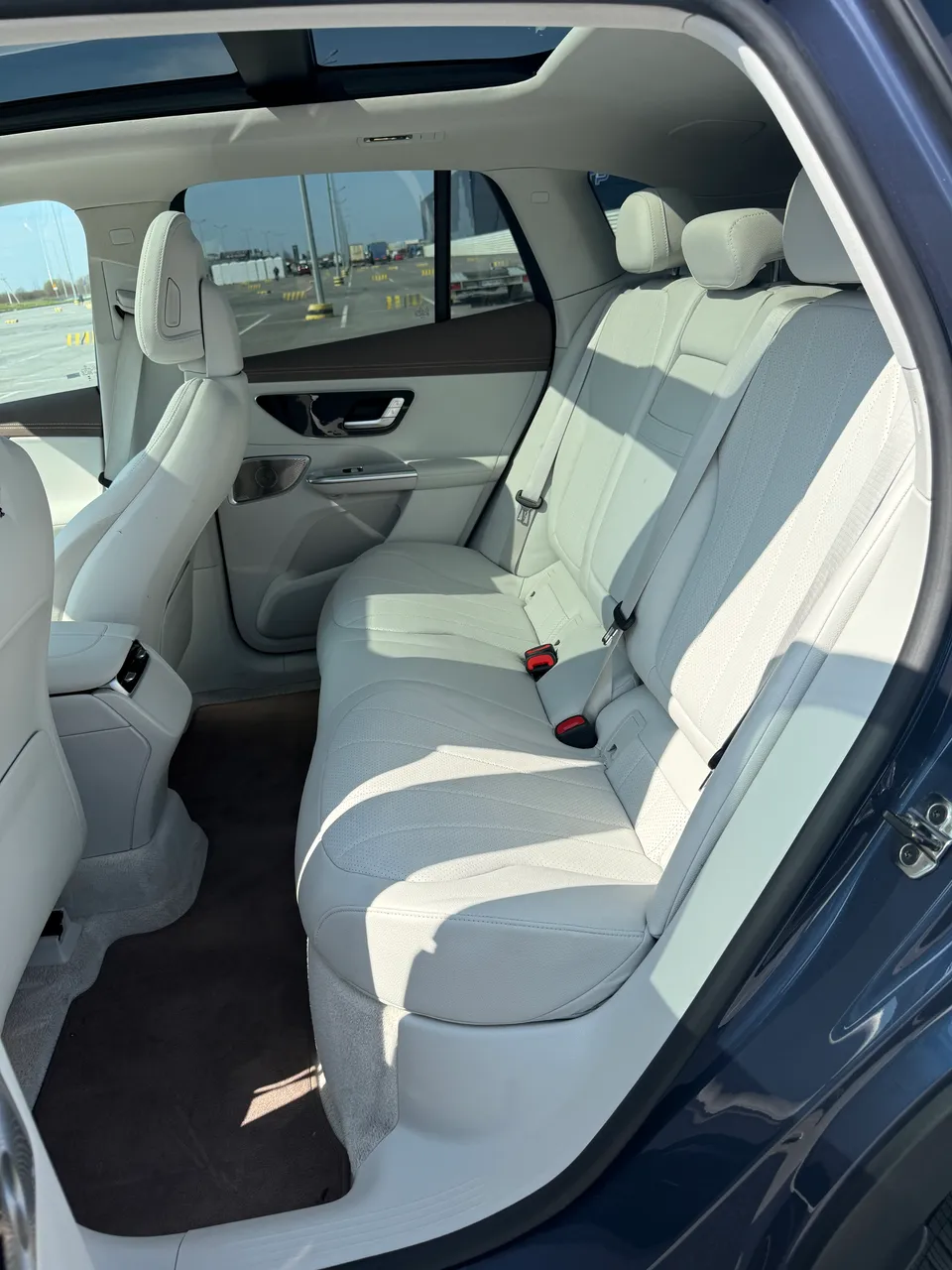 Mercedes-Benz EQE SUV - фото 6