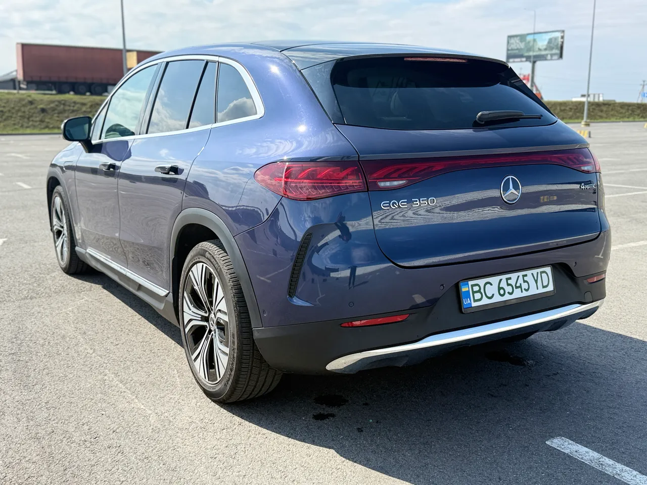 Mercedes-Benz EQE SUV - фото 4