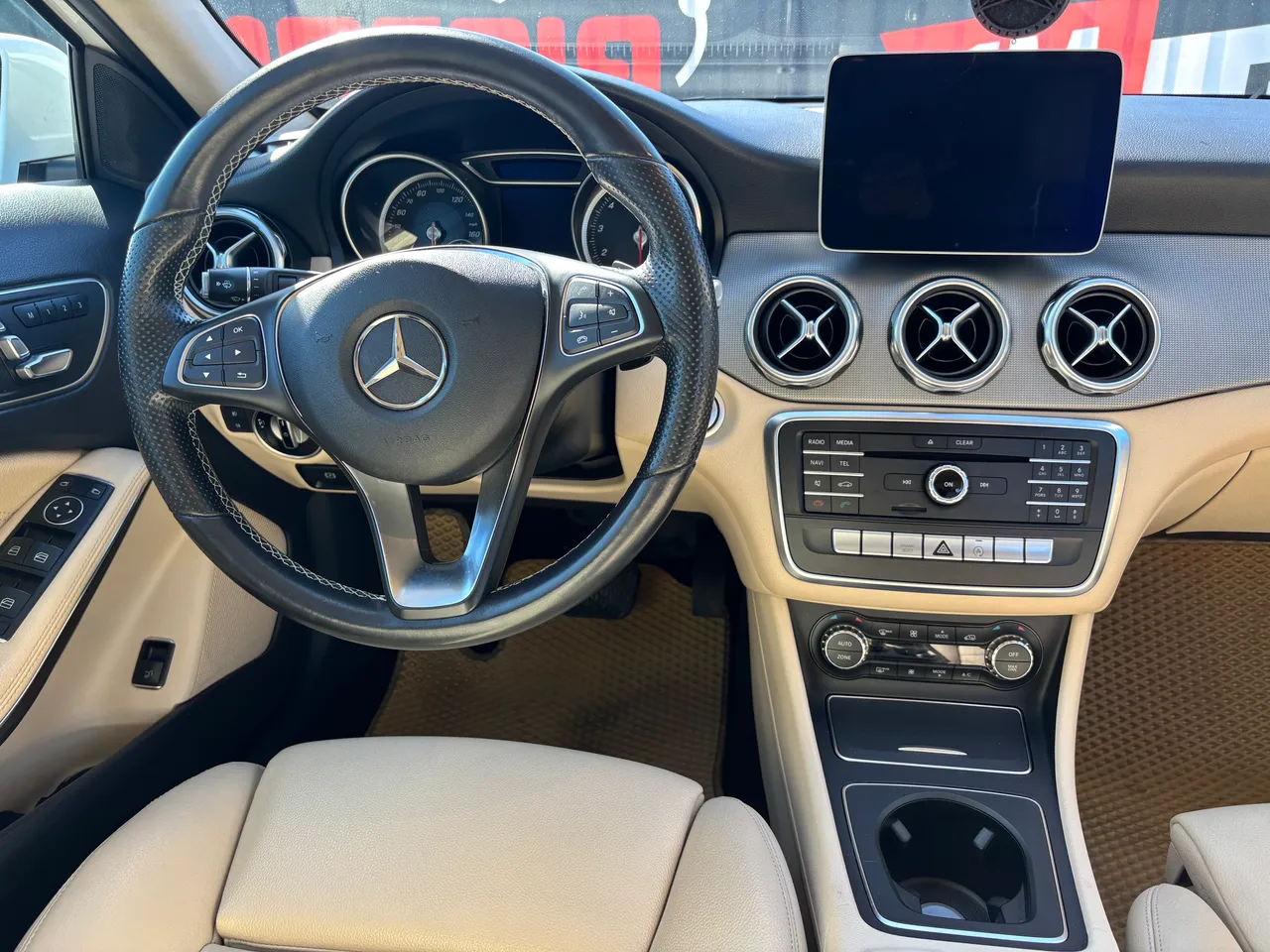 Mercedes-Benz GLA - фото 16