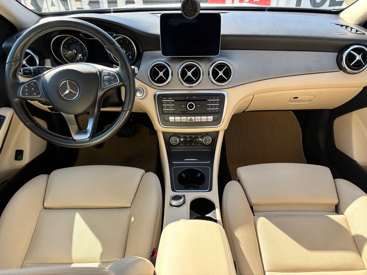 Mercedes-Benz GLA - фото 15