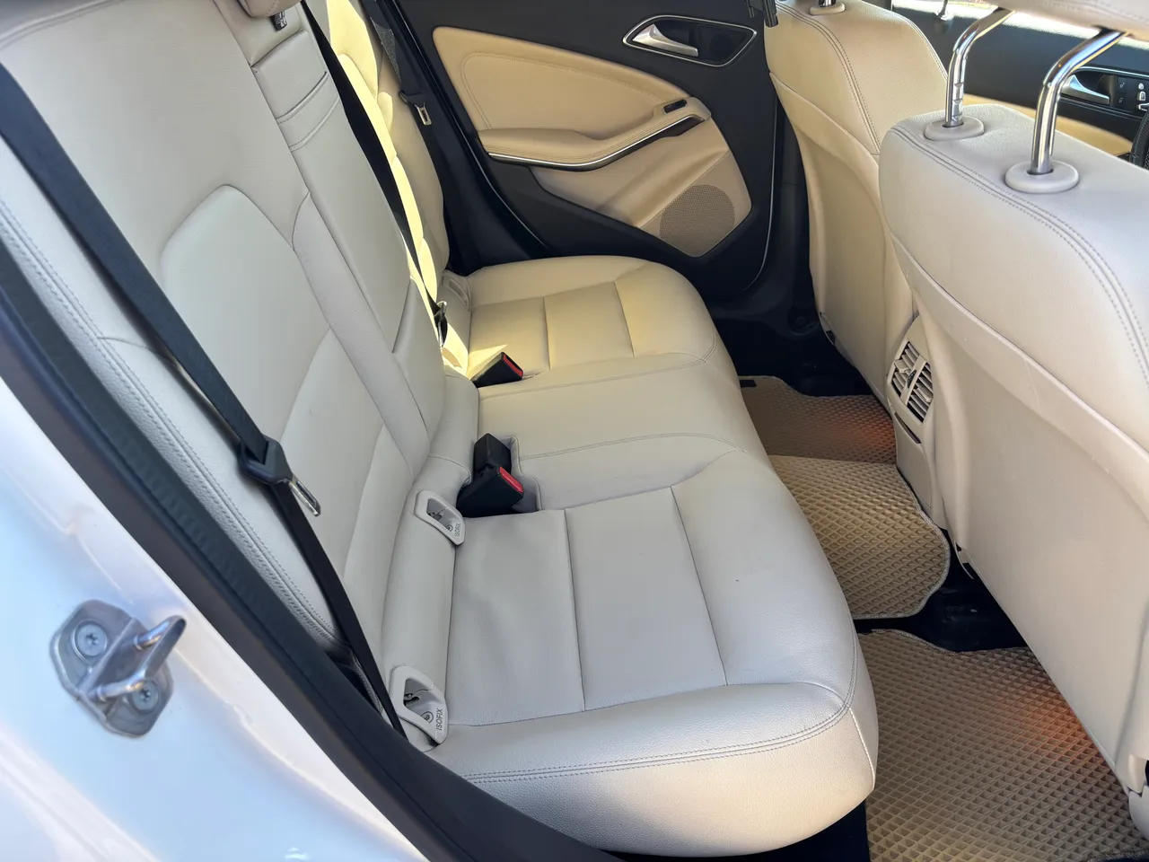 Mercedes-Benz GLA - фото 12