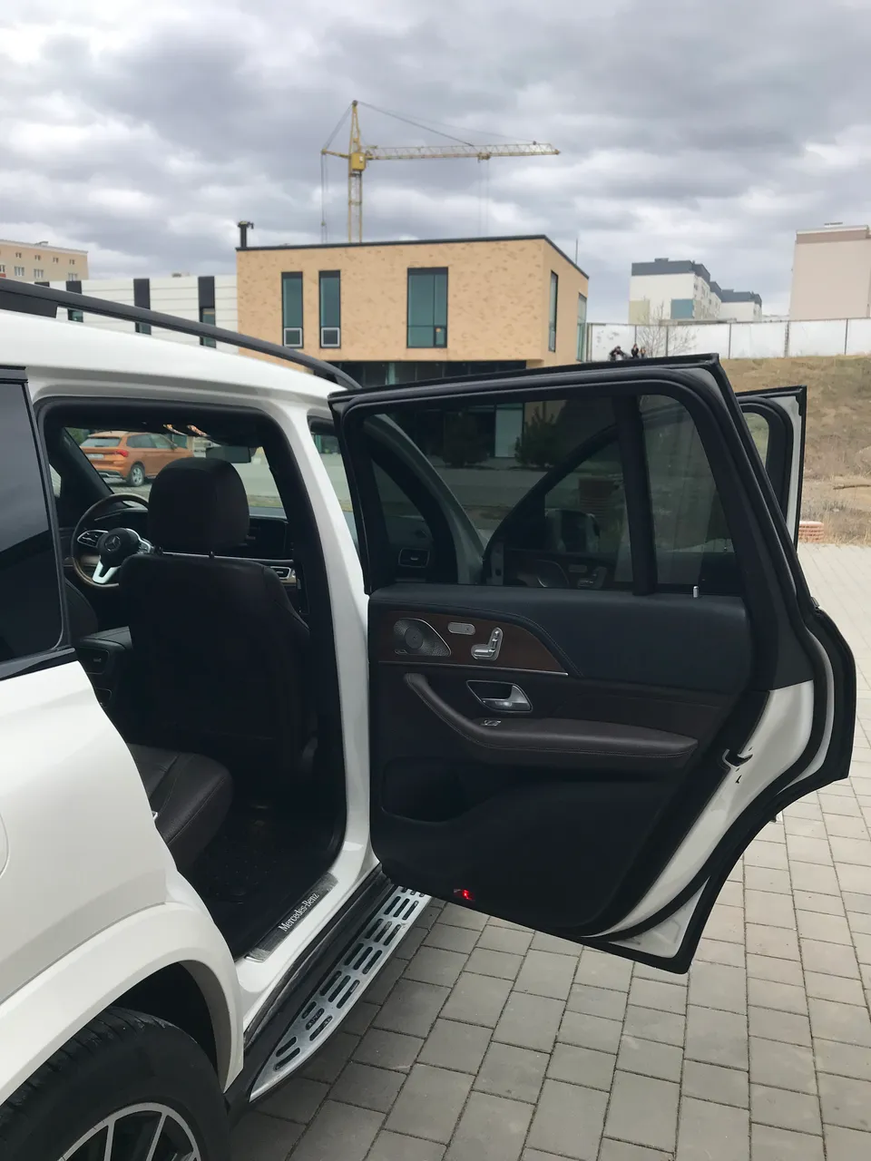 Mercedes-Benz GLS - фото 8