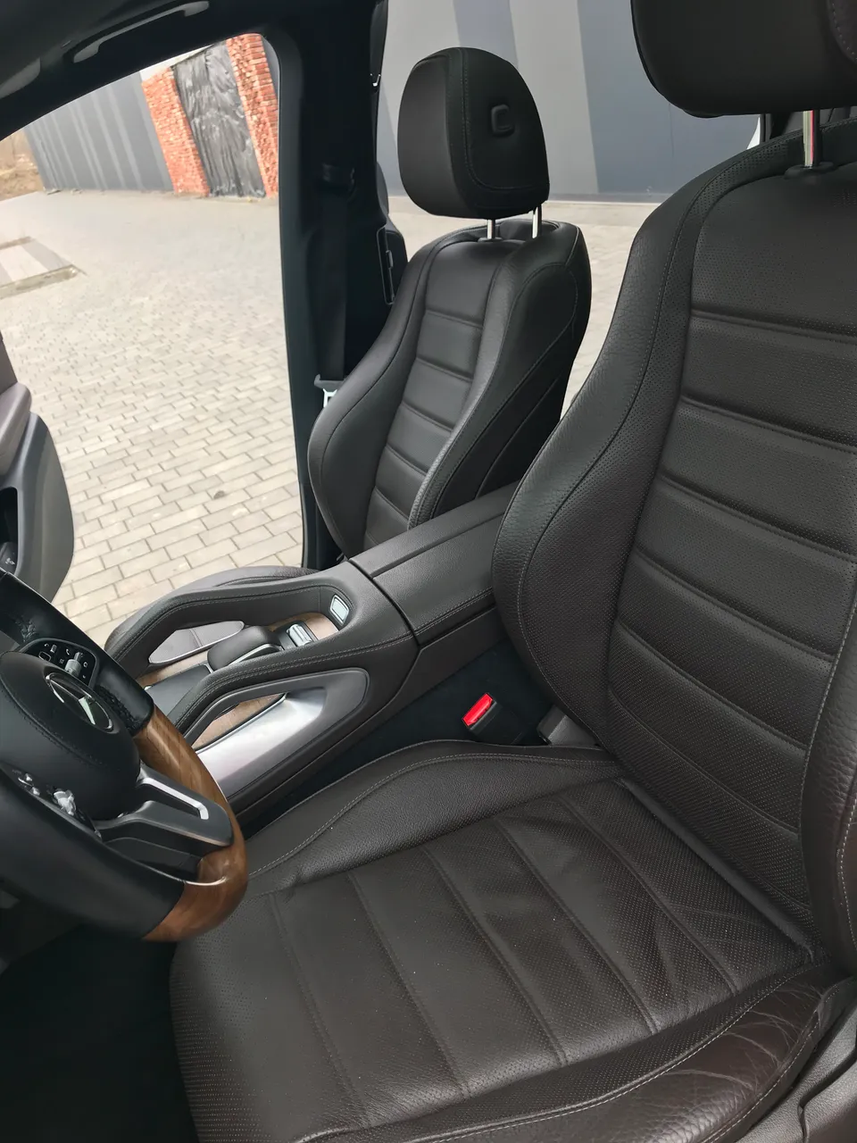 Mercedes-Benz GLS - фото 6