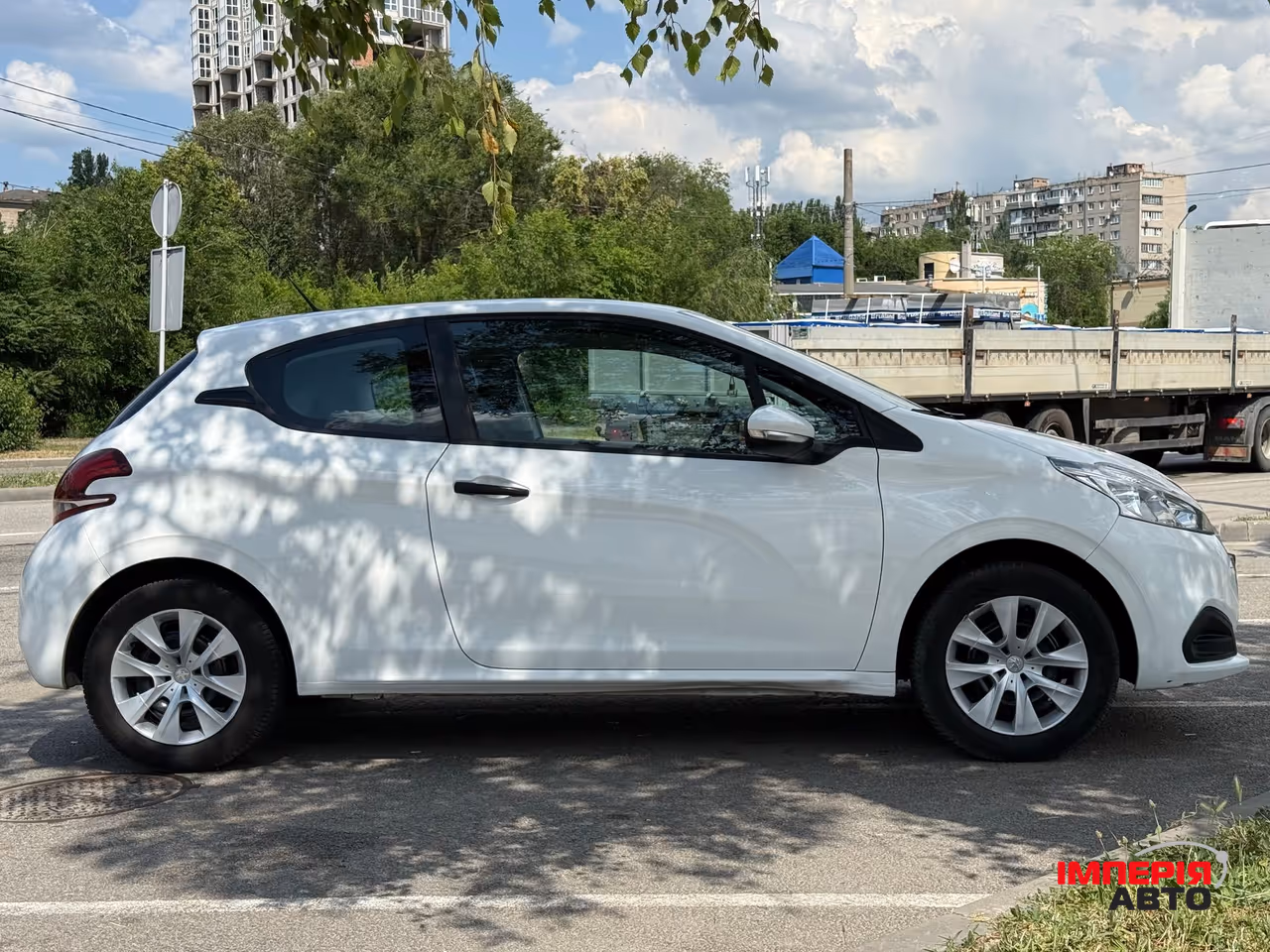 Peugeot 208 - фото 4
