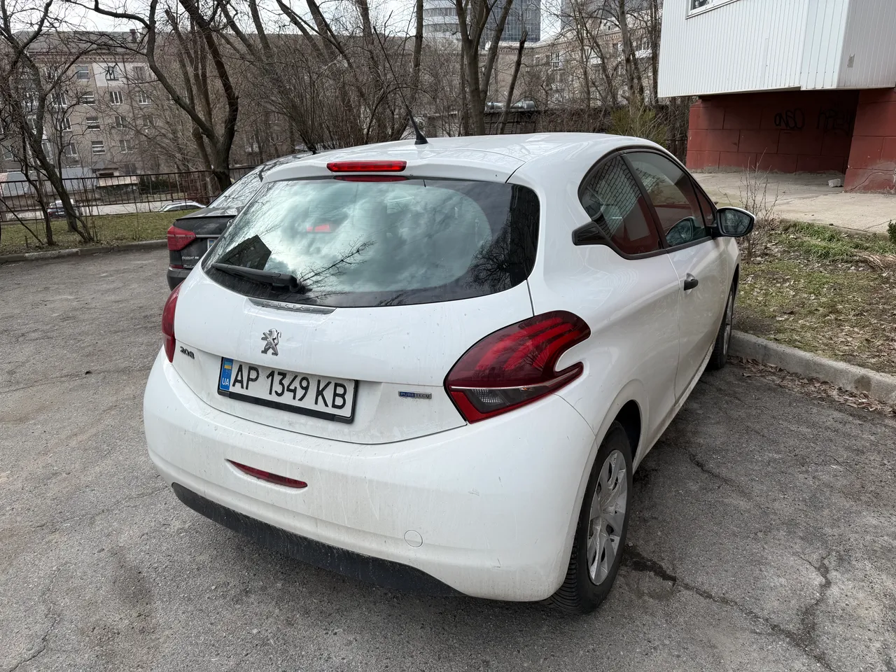 Peugeot 208 - фото 4