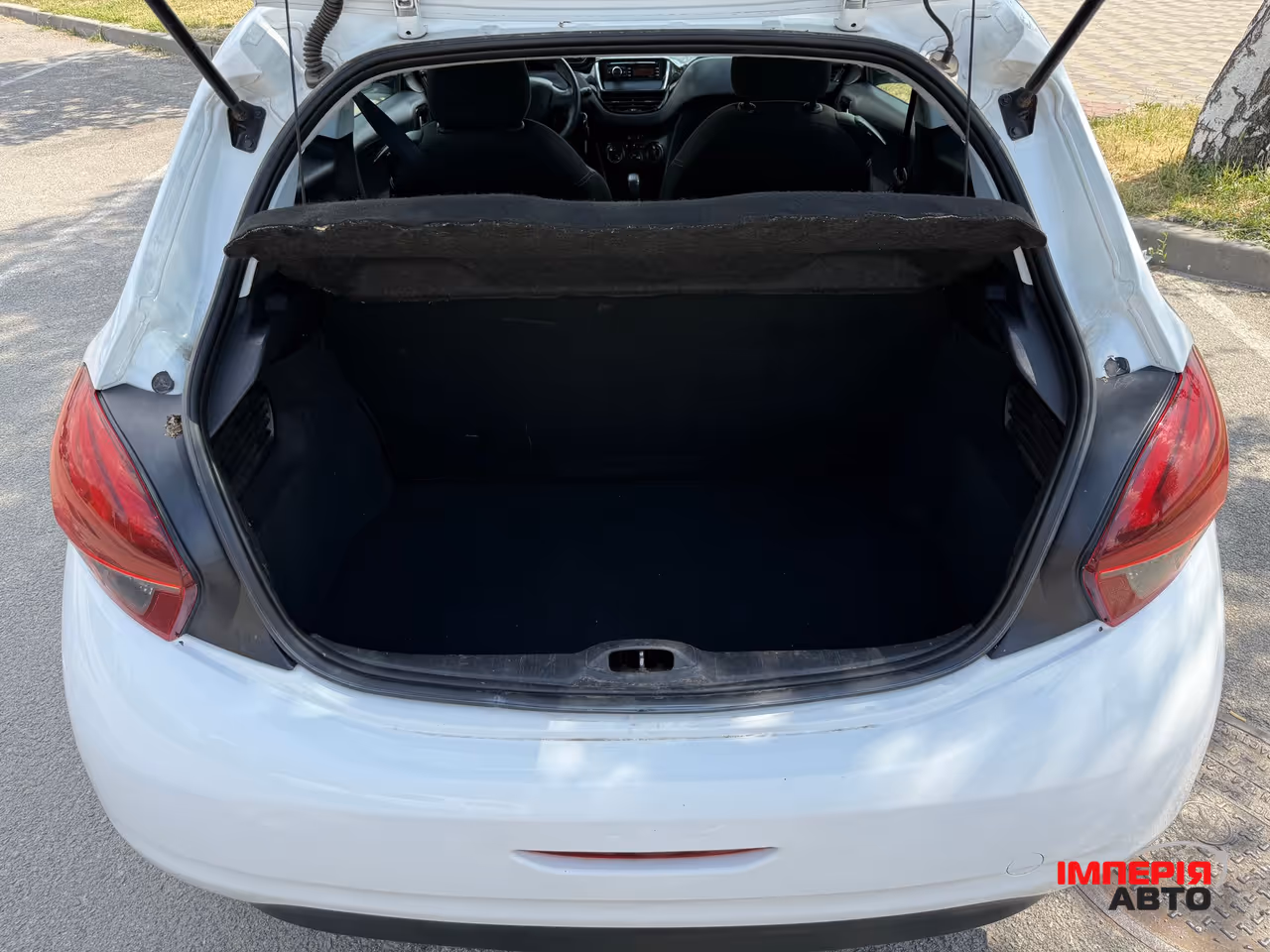 Peugeot 208 - фото 15