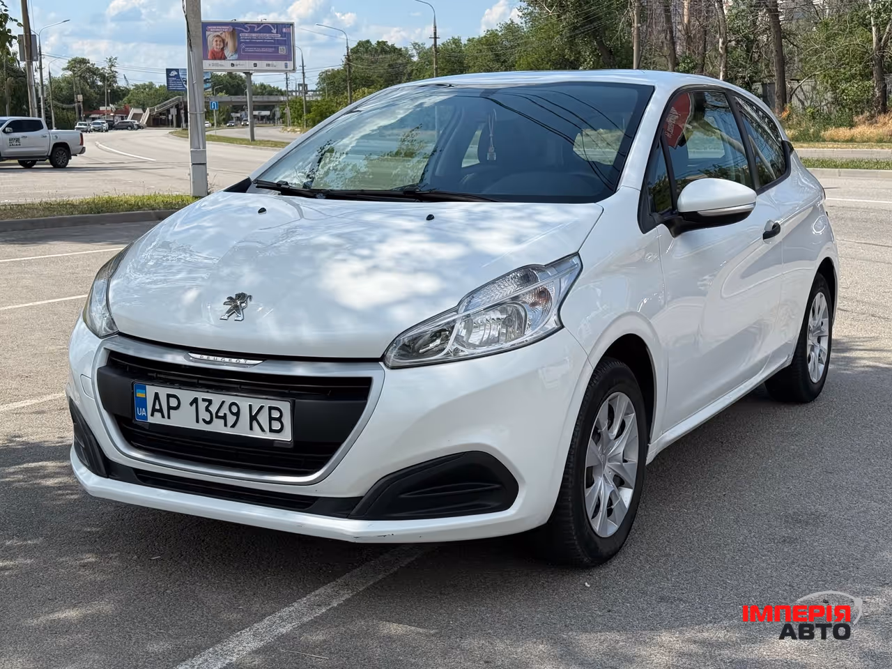 Peugeot 208 - фото 1