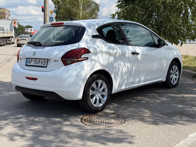 Peugeot 208 - фото 5