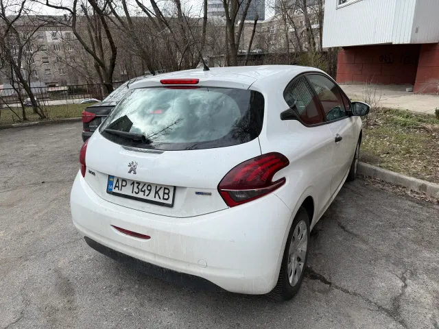 Peugeot 208 - фото 4