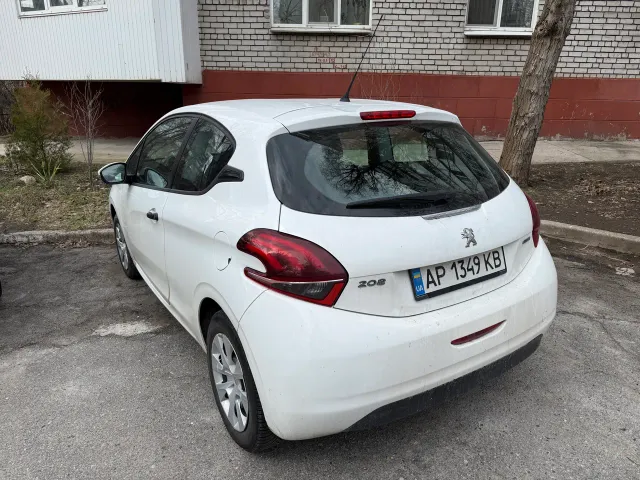 Peugeot 208 - фото 3