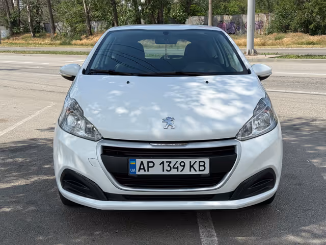 Peugeot 208 - фото 2