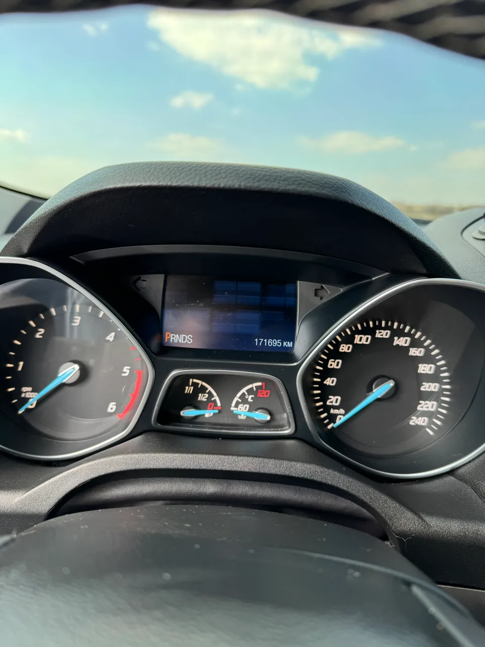 Ford Kuga - фото 14