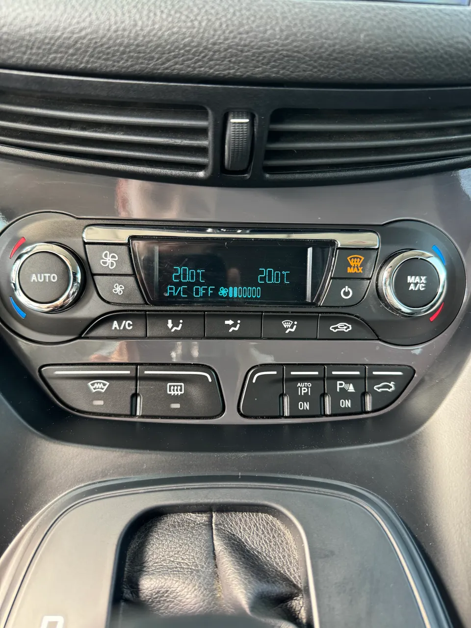 Ford Kuga - фото 13