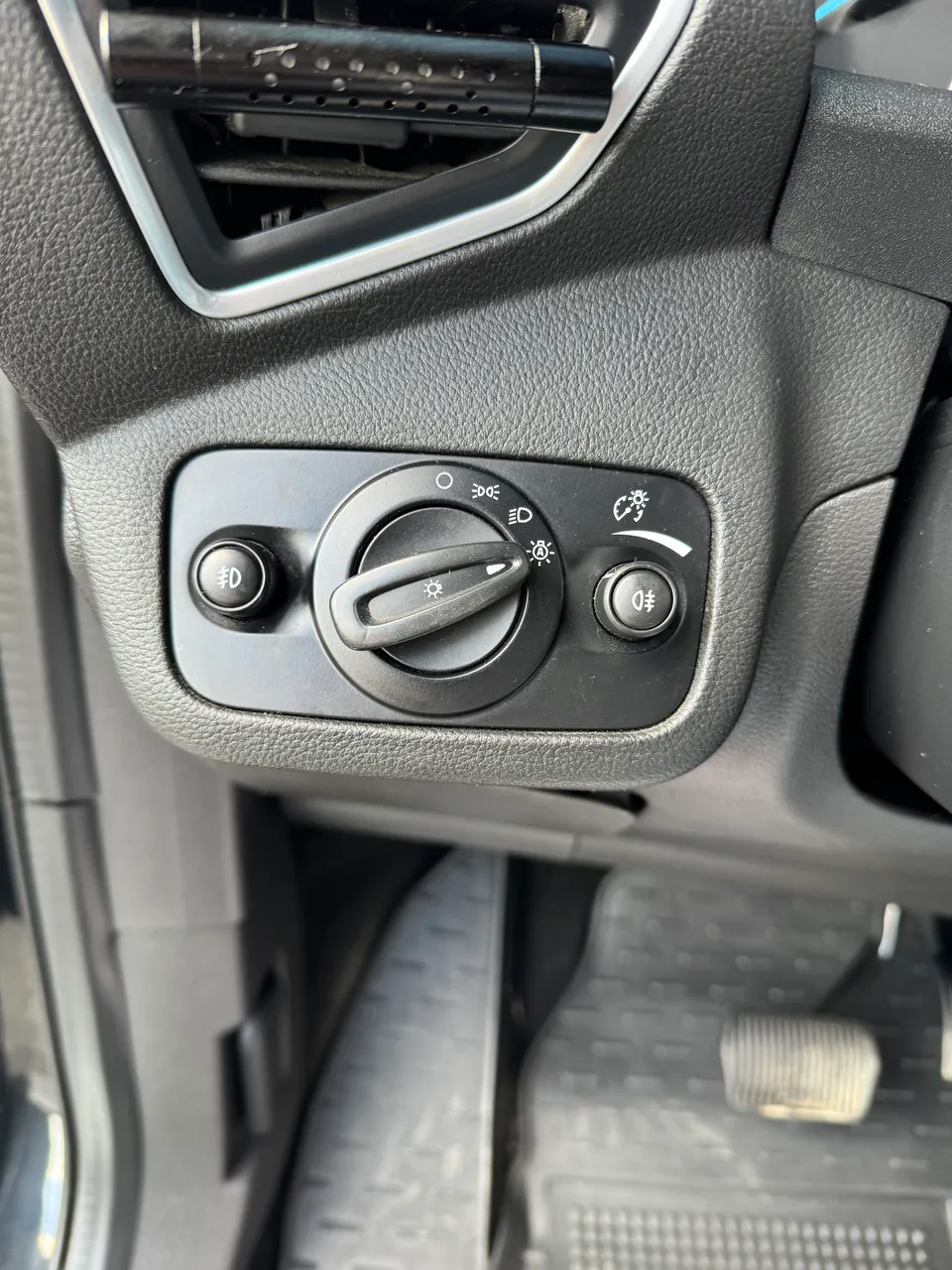 Ford Kuga - фото 11