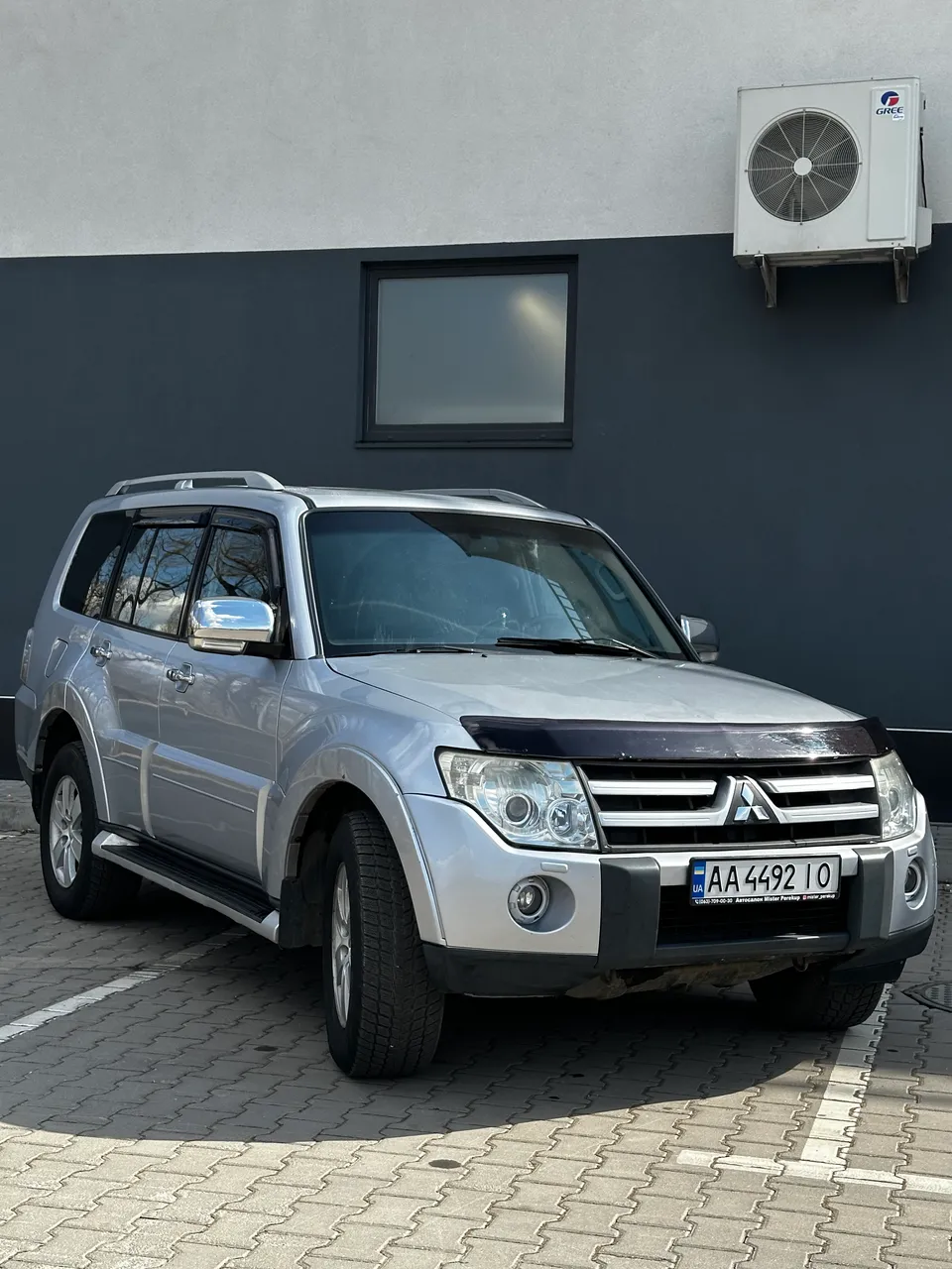 Mitsubishi Pajero - фото 1