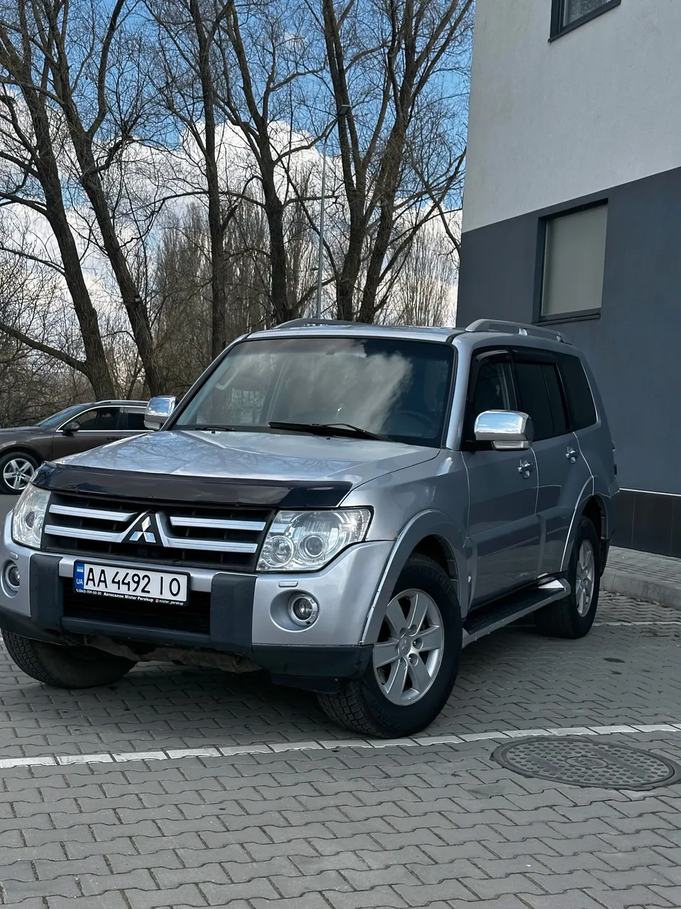 Mitsubishi Pajero - фото 2