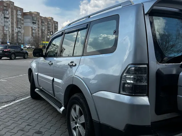 Mitsubishi Pajero - фото 5
