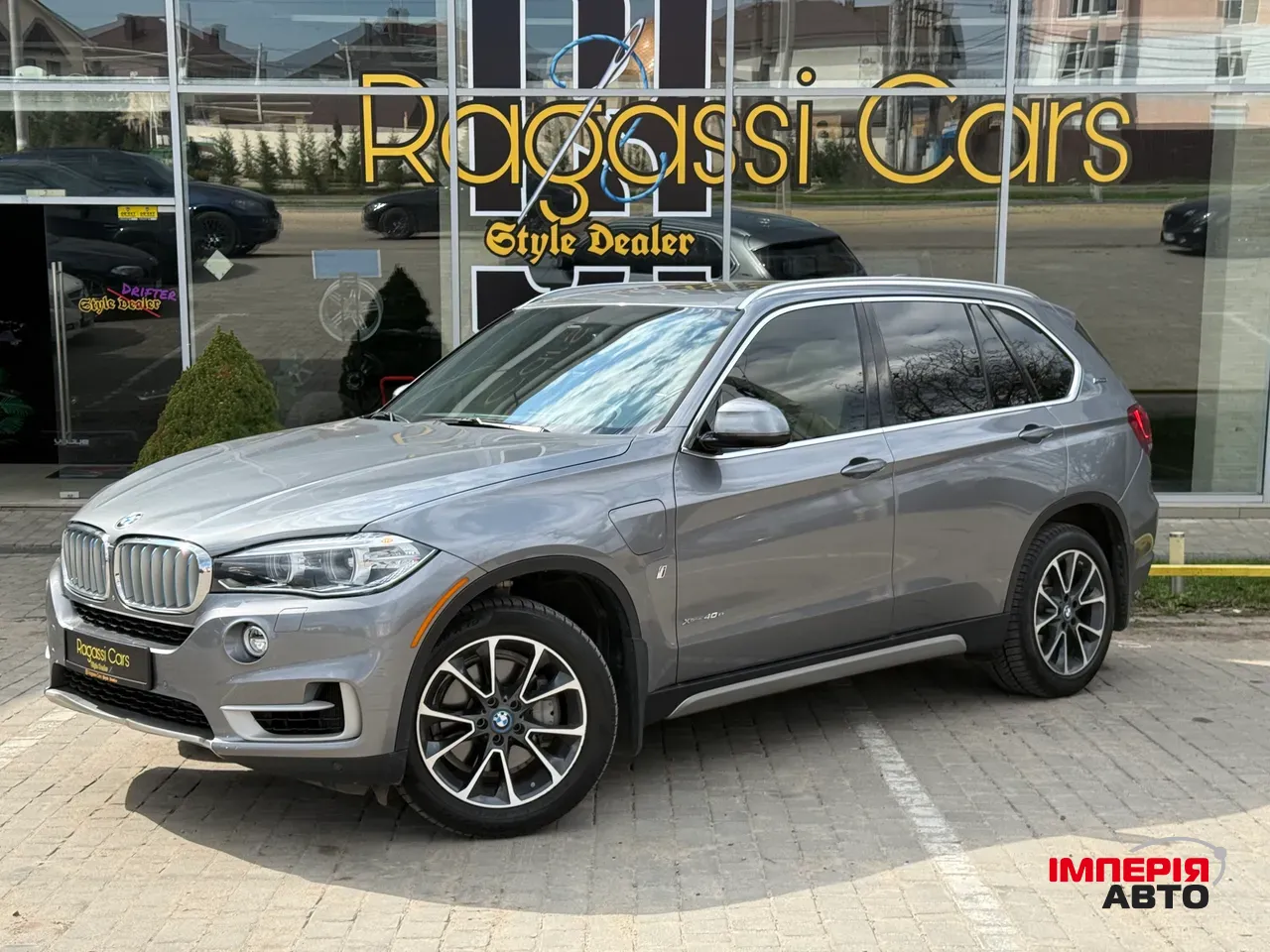 BMW X5 - фото 1