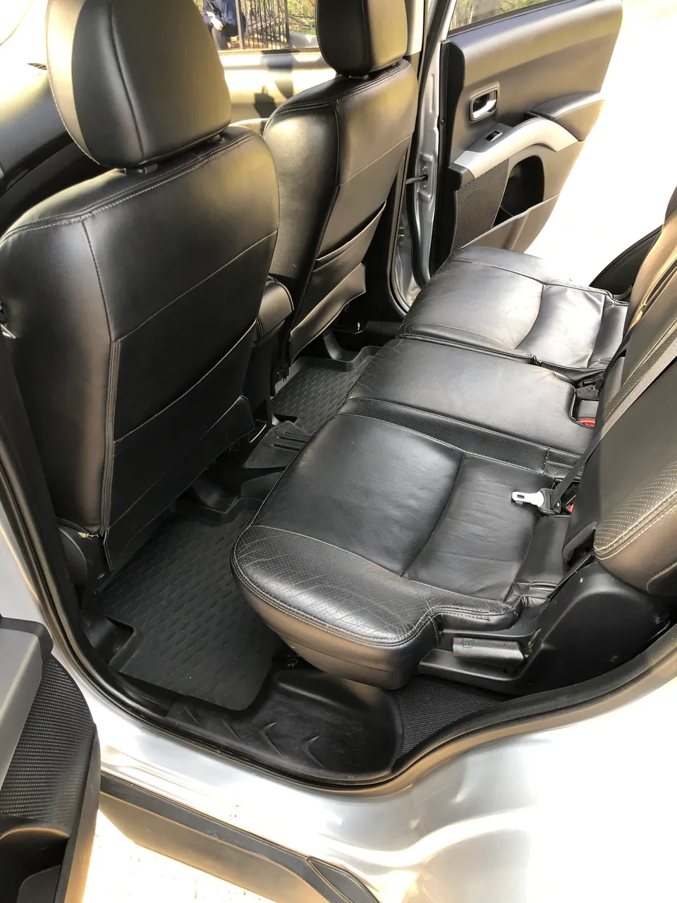 Mitsubishi Outlander - фото 12