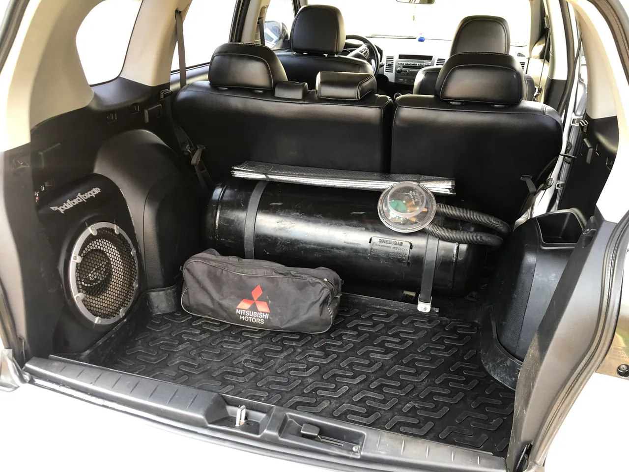 Mitsubishi Outlander - фото 13