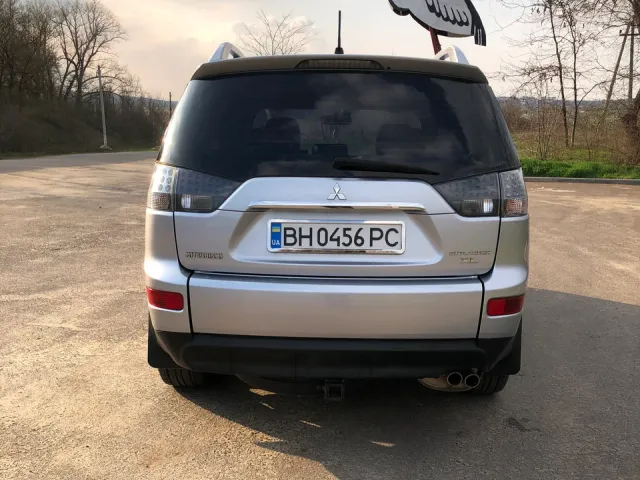 Mitsubishi Outlander - фото 4