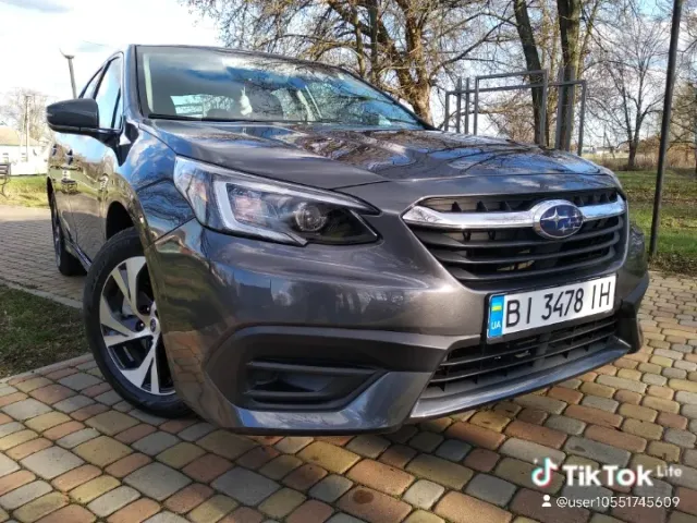 Subaru Legacy - фото 1