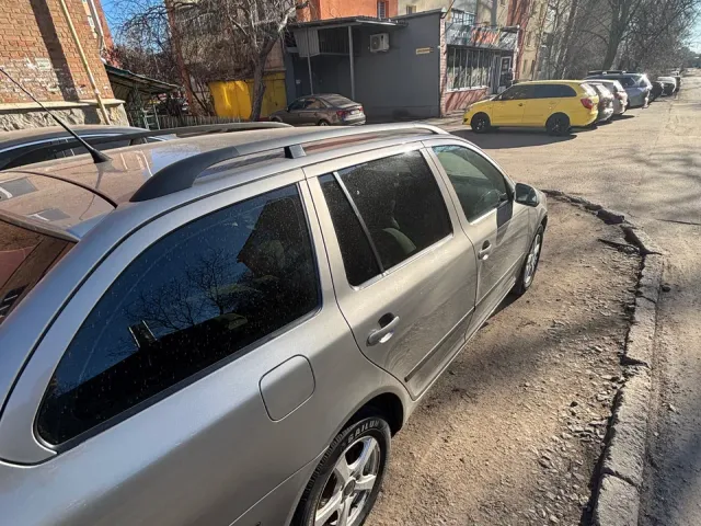 Skoda Octavia - фото 3
