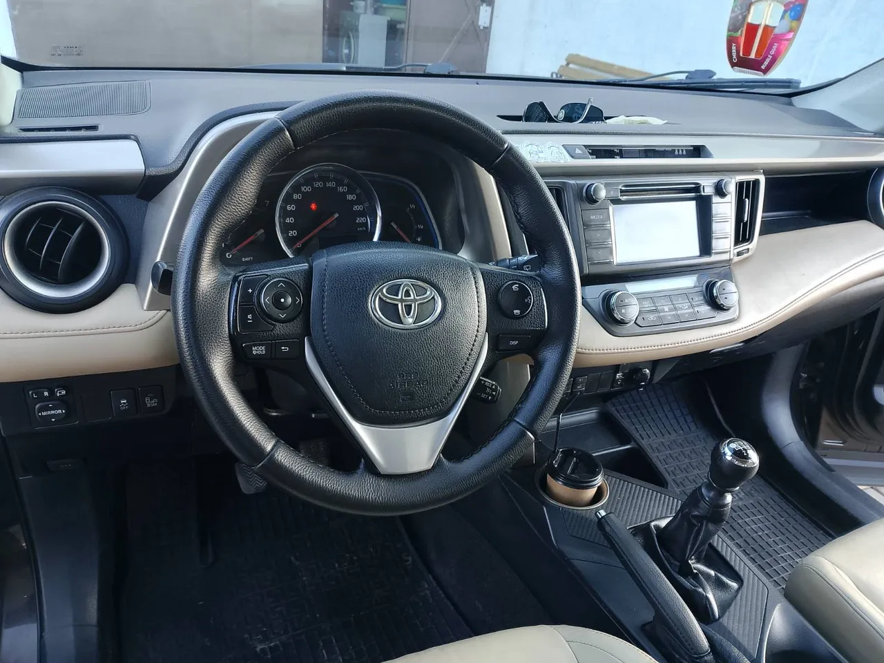 Toyota RAV4 - фото 12