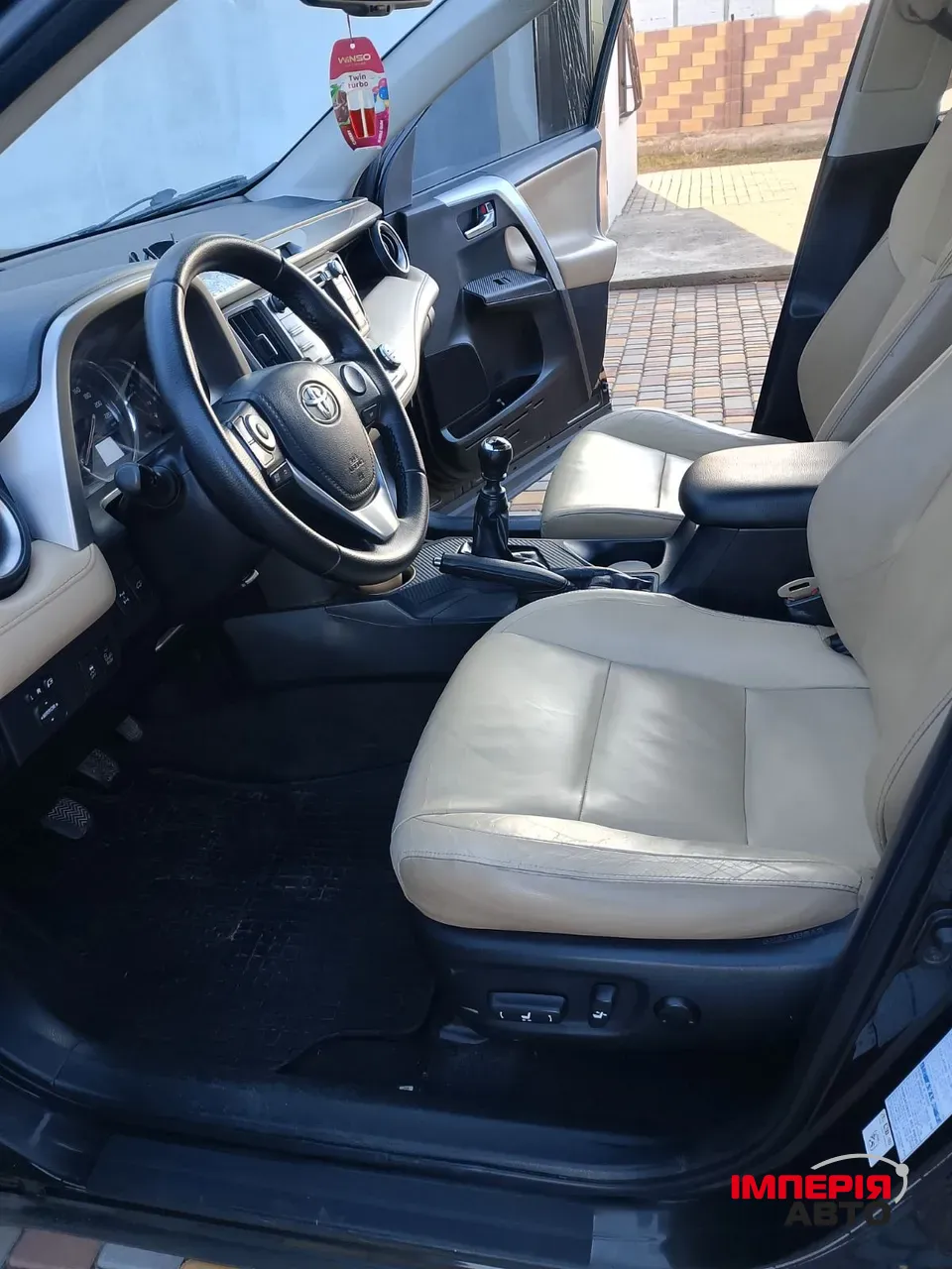 Toyota RAV4 - фото 11