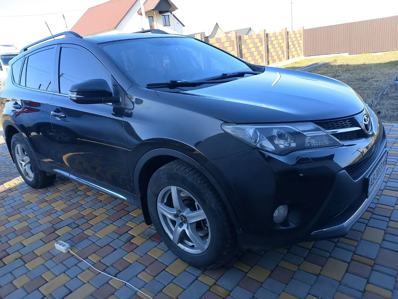 Toyota RAV4 - фото 4
